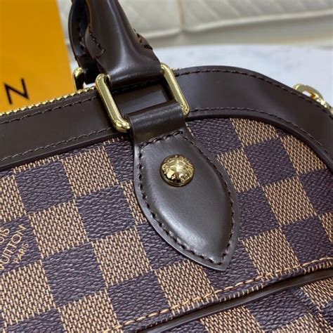 louis vuitton damier trevi pm shoulder bag